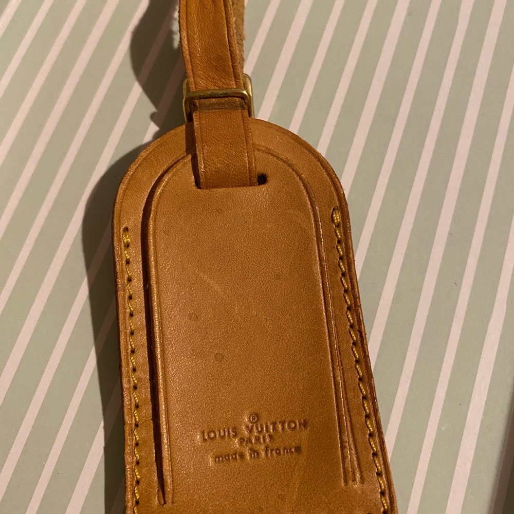 100% AUTHENTIC Louis Vuitton Leather Luggage tag